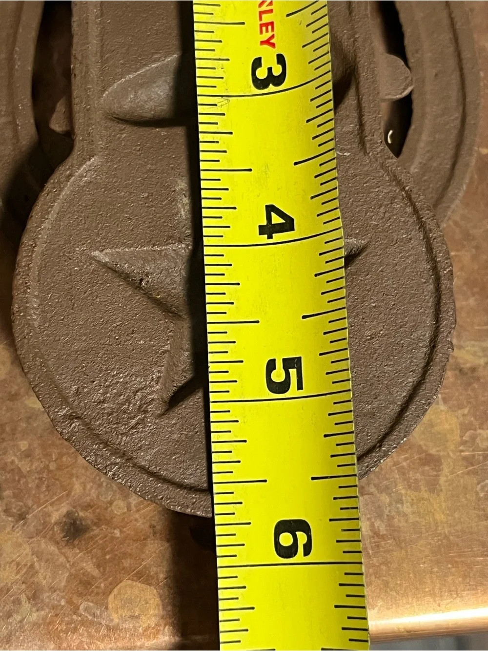 Cast Iron Boot & Horseshoe door knocker in Brown